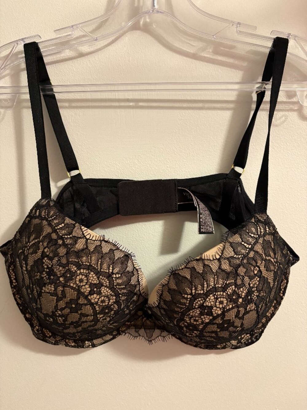 Victoria's Secret Very Sexy Push-Up Bra Black Lace 38B